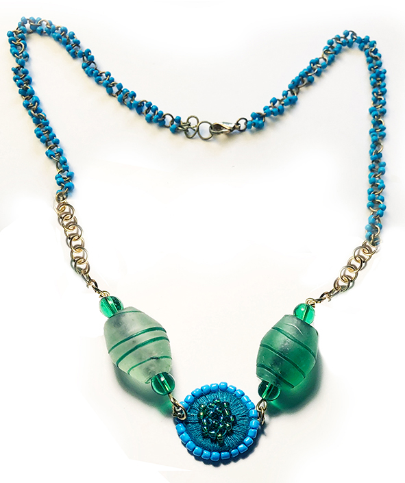 Collier en perles de verre